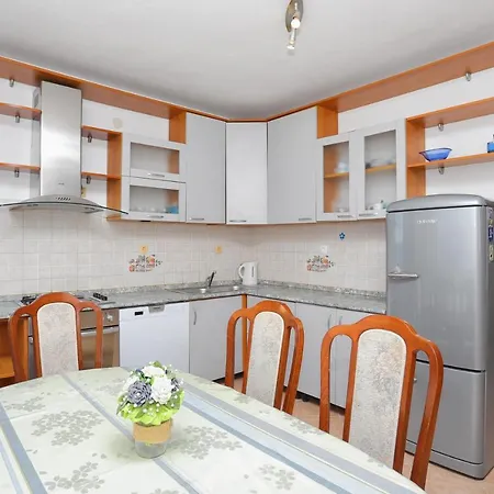 Apartments With A Parking Space Mali Rat Sumpetar Exterior photo