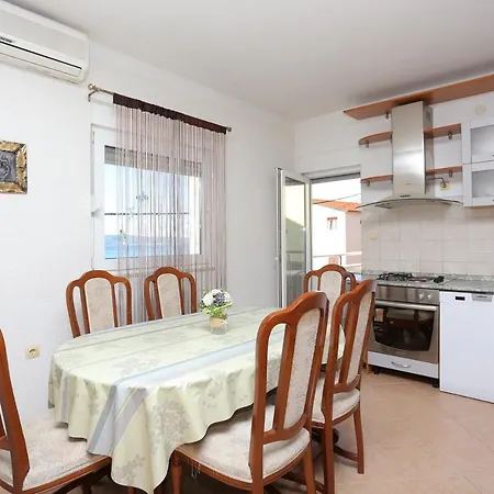 Apartments With A Parking Space Mali Rat Sumpetar Exterior photo