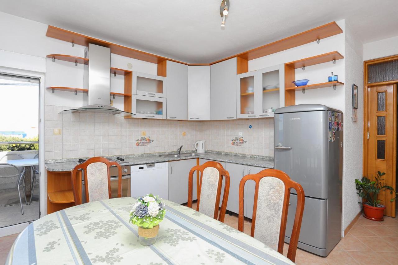 Apartment With A Parking Space Mali Rat *